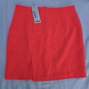 Boohoo pencil skirt split front mini, neon orange Size 8 NWT